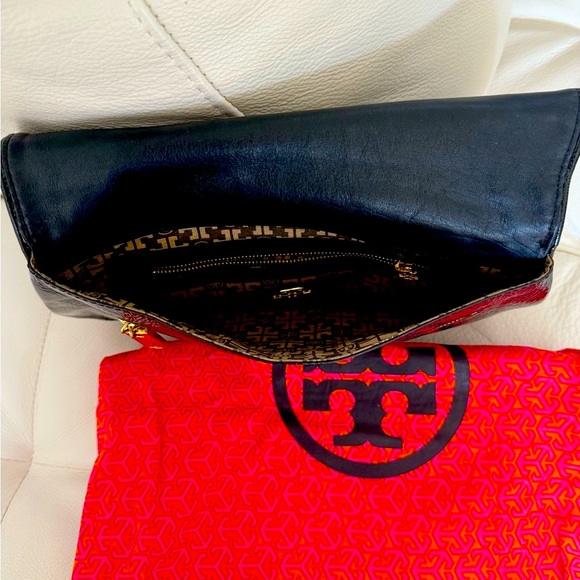Tory Burch Reva Black Patent Leather Clutch with Gold Logo - Picture 3 of 6